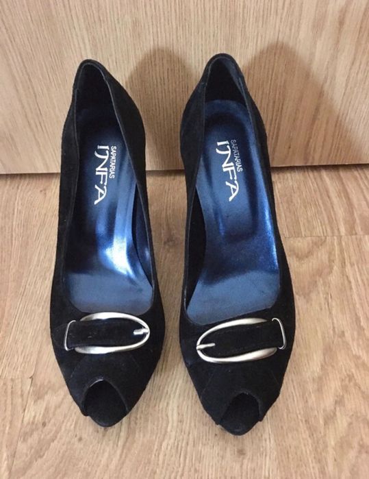 Sapatos salto alto - pretos - 36 - Novos