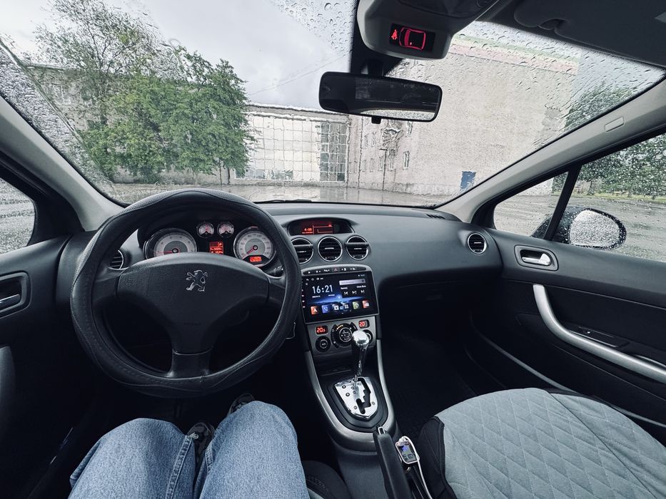 Peugeot 308 2008 року