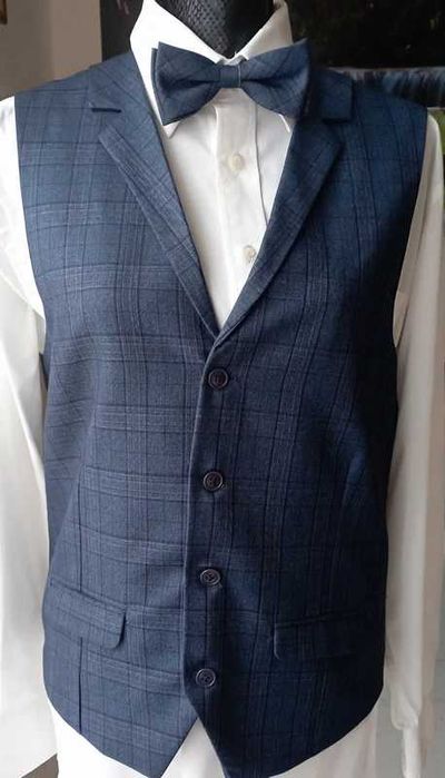 Elegancka kamizelka, r.48, ciemny granat kratka, z muchą i poszetką