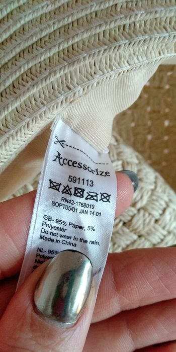 Красивая шляпа Accessorize