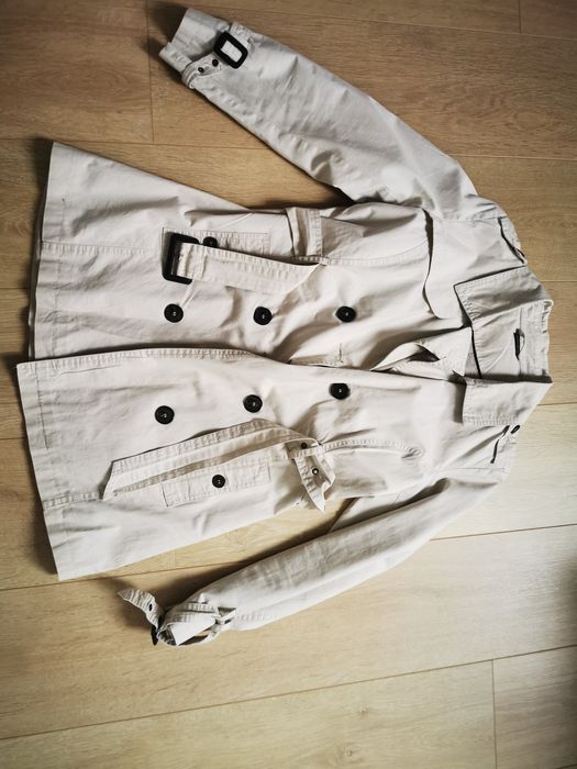 Płaszcz trencz damski z paskiem Esmara