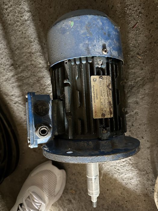 Електродвигуни АИР 100l4/71A2/80A2