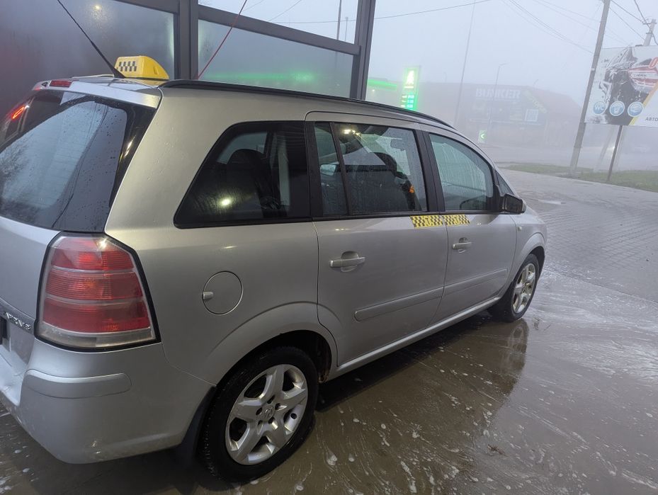 Таксі /регулярні  перевезення