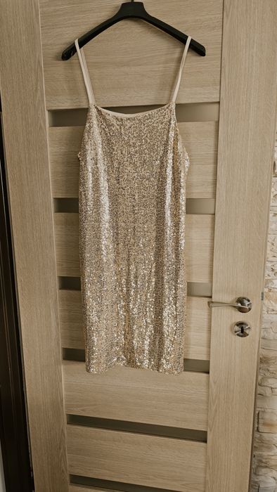 Złota cekinowa sukienka mini na ramiączkach, r. Xl