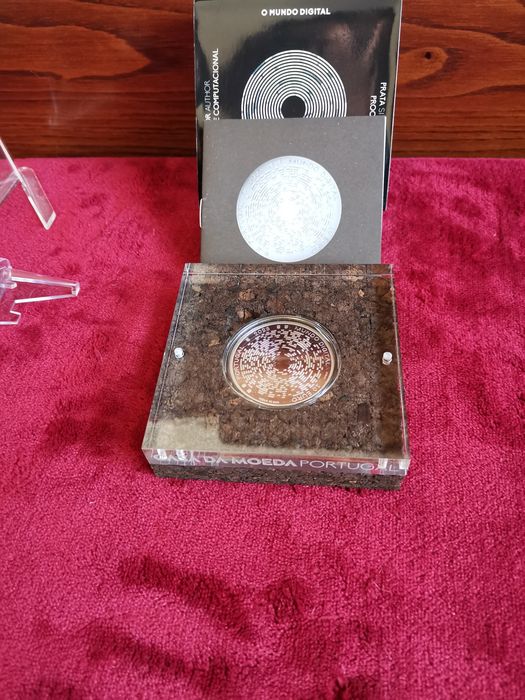 Moeda prata comemorativa 10€ "O mundo Digital" desenhada por IA