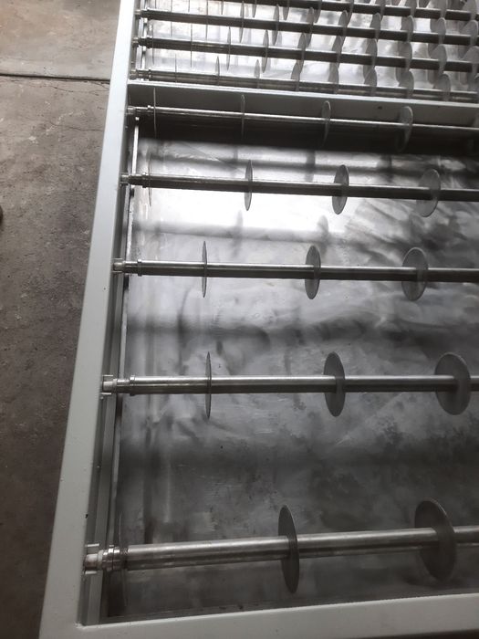 Mesa de apoio a máquina de dar cola