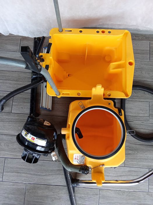 Миючий моющий пилосос (підлогомийна машина підлогомиюча поломоечная)