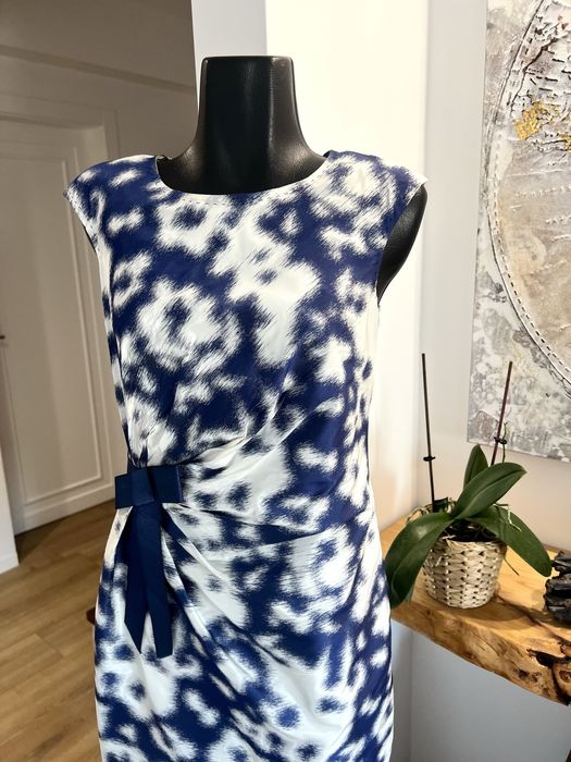 Vestido Azul e Branco