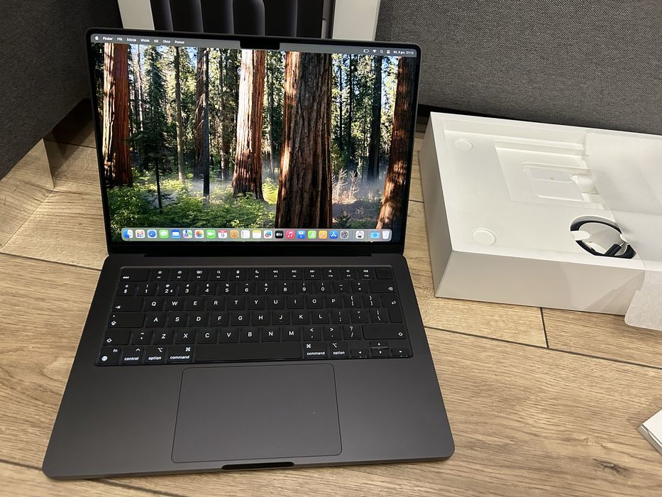 Macbook Pro 14 cali M4 24 GB 1 TB nieuzywany