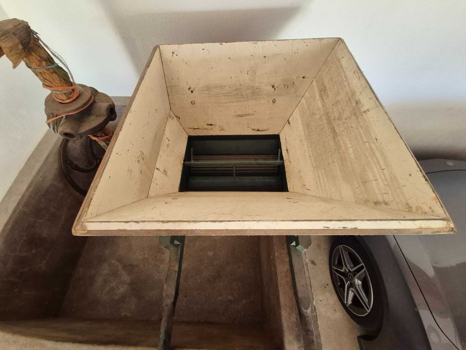 Esmagador de uva com ou sem motor