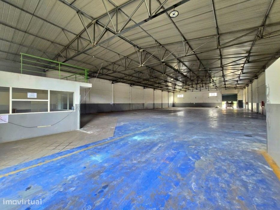 Armazéns na Cidade da Maia