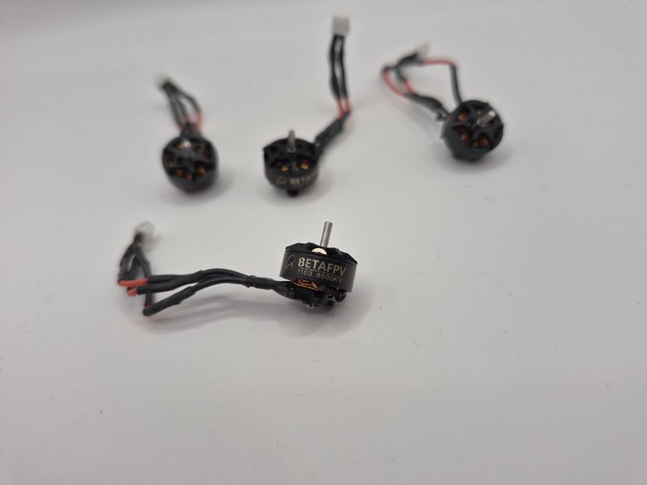 4 Silniki BetaFPV 1103 o mocy 8000KV