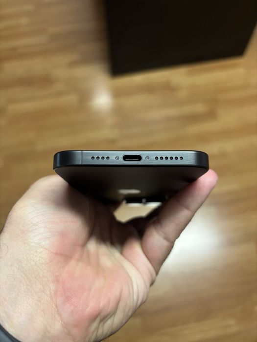 iPhone 15 Pro Max 256GB Black Titanium — Como Novo + Garantia