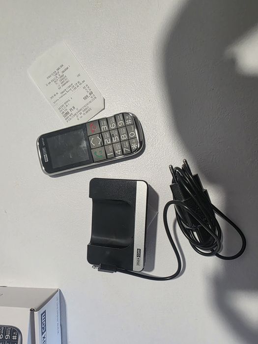 Telefon komórkowy dla seniora maxcom