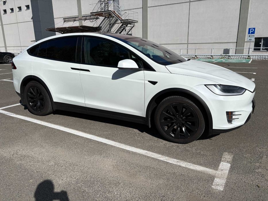 Tesla Model X 2019 VIN 5YJXCBE25KF204311 фото оголошення 4 з 23