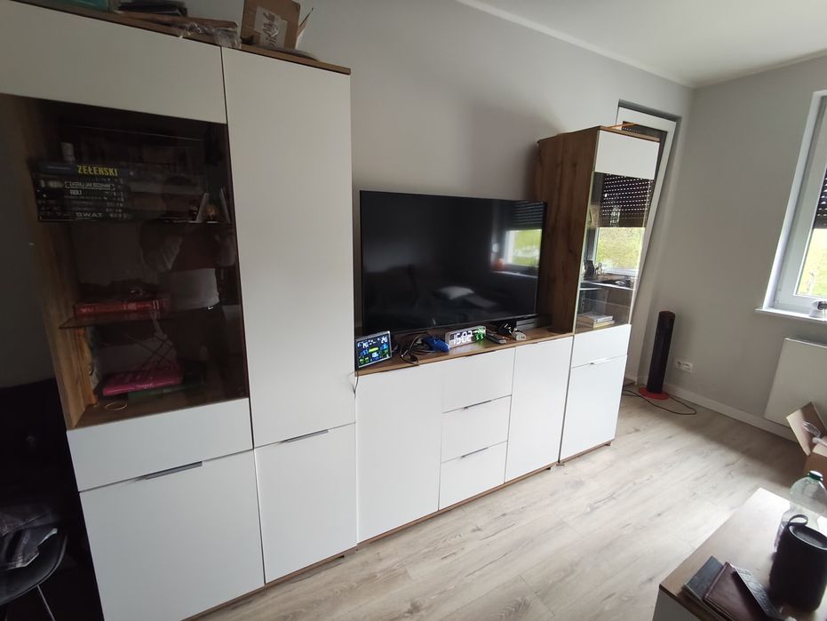 Witryny i komoda