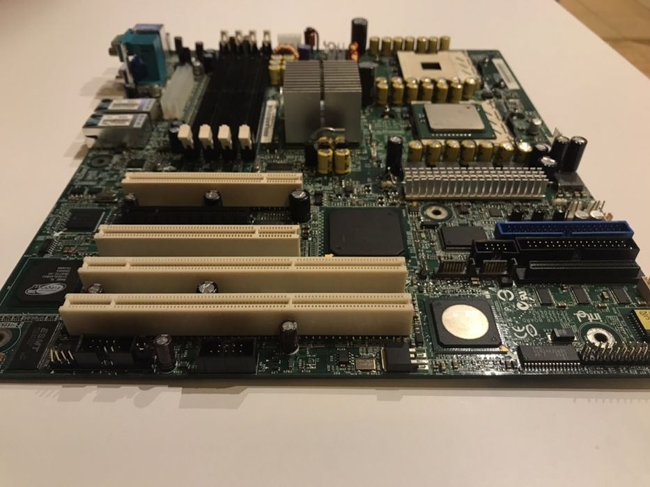 Płyta główna INTEL SERVER BOARD SE 7525 RP2 + procesor Intel XEON