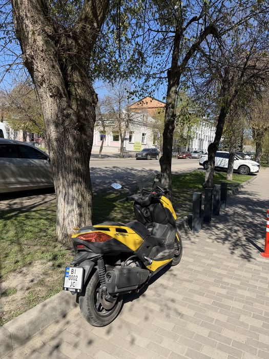 Продам yamaha x max 250