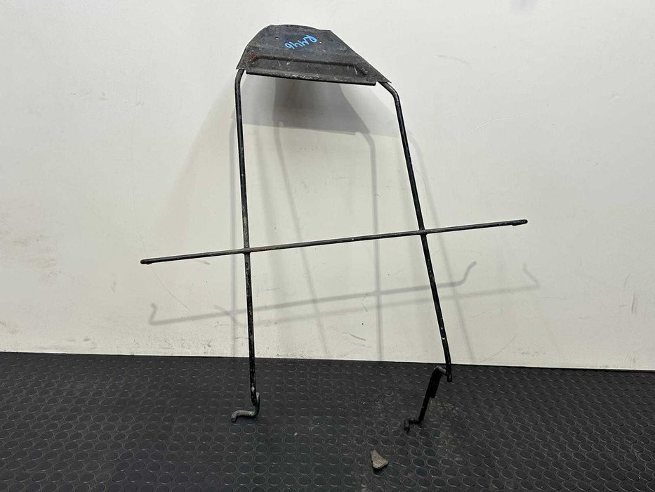 Suporte do pneu suplente Citroen Jumpy (2017)