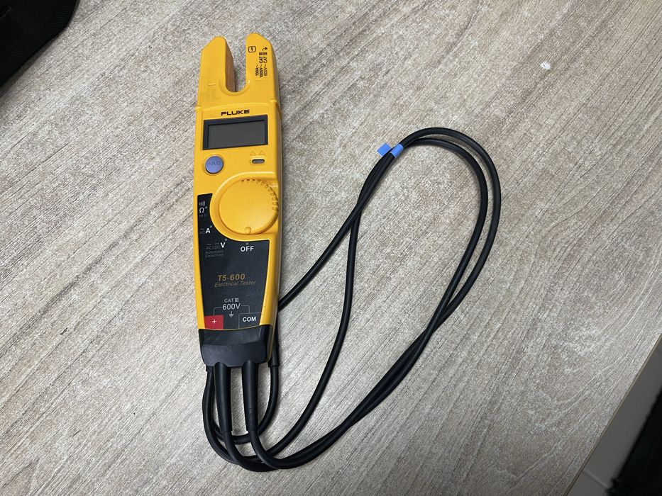 Fluke T5-600 / тестер напруги з токовими кліщами Флюк