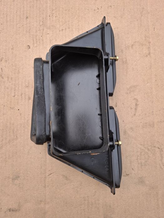 Kierownica nawiewu nawiewu szyby Fiat 126p Maluch