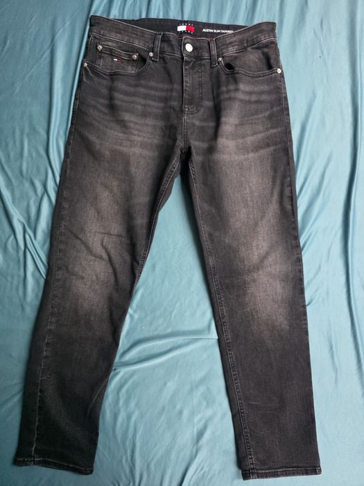Jeansy Tommy Jeans Austin Slim Fit czarne rozmiar 32/30