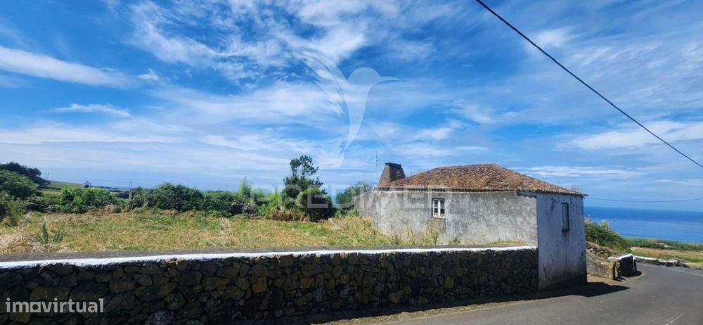 Ruína para Recuperar com Vista Mar Deslumbrante no Raminho