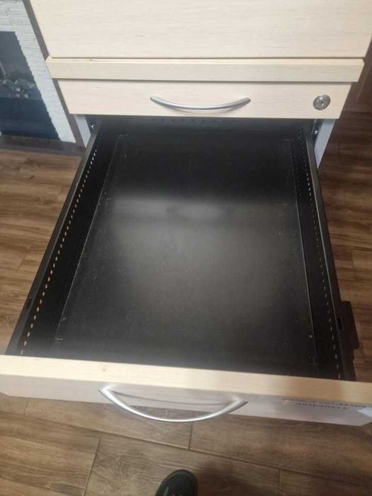 Kontenerek pod biurko Szafka komoda pod biurko do biur szkół kolor BUK