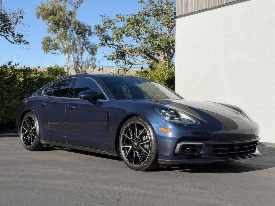 Porsche Panamera 4S      2018