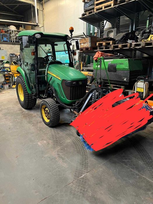 John Deere 3720 traktor komunalny