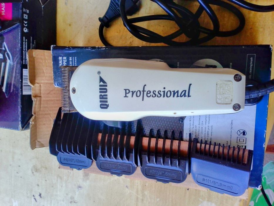 Машинки для стрижки волос и др