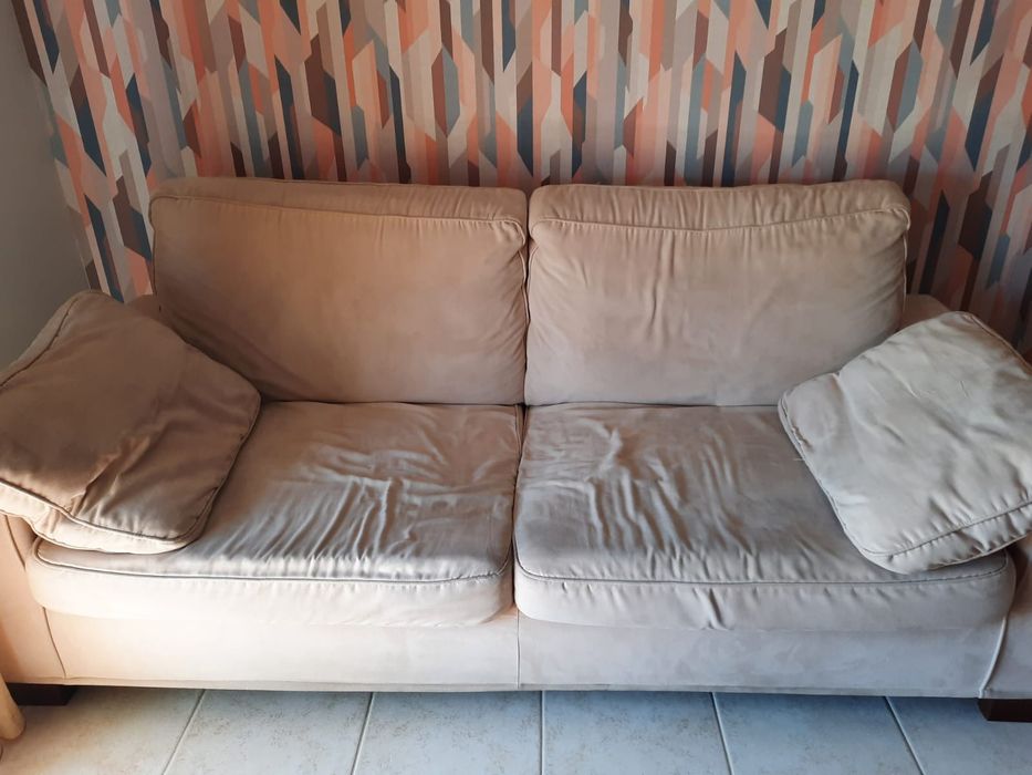 Sofá de sala (bege)