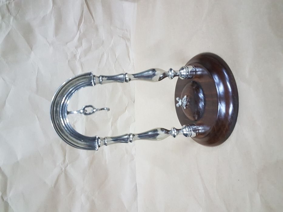 Suporte para religio estanho,base Madeira.