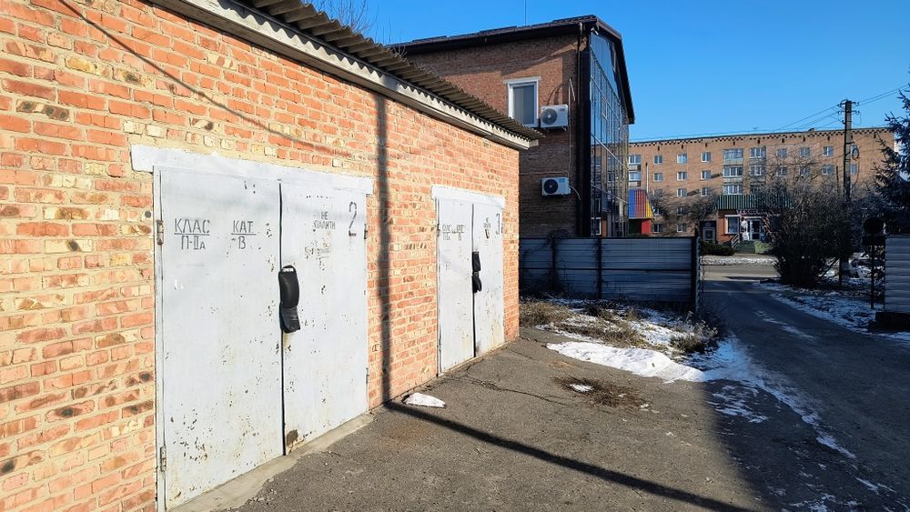 Гараж на центральній вул., 3фази, велика потужність , світло  є завжди