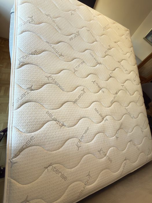 Продам матрас 160х200 б/у в отличном состоянии Венетто