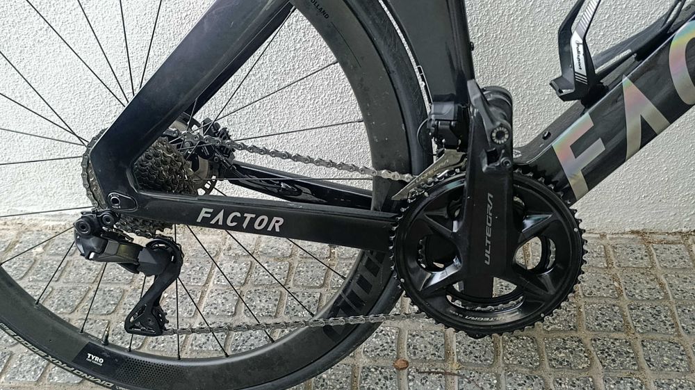Bicicleta triatlo Factor