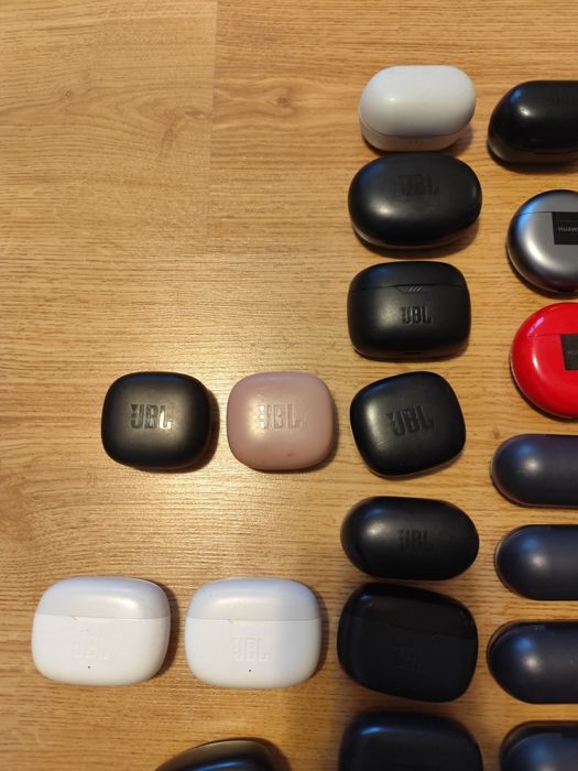Sluchawki stacje ladujace case JBL , sony, baseus , edifier,apple,oppo