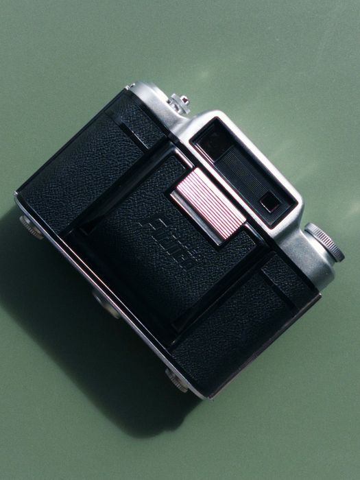 Super Fujica-6 - плівкова середньоформатна фотокамера