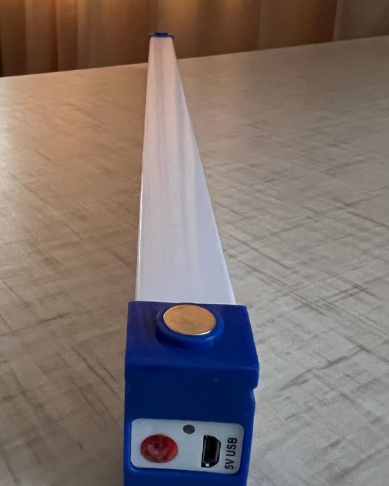 Лампа LED  на магнітах 52см