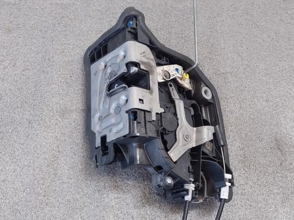 Fechadura / fecho porta frente esquerdo BMW 2 Gran Tourer (F46)
