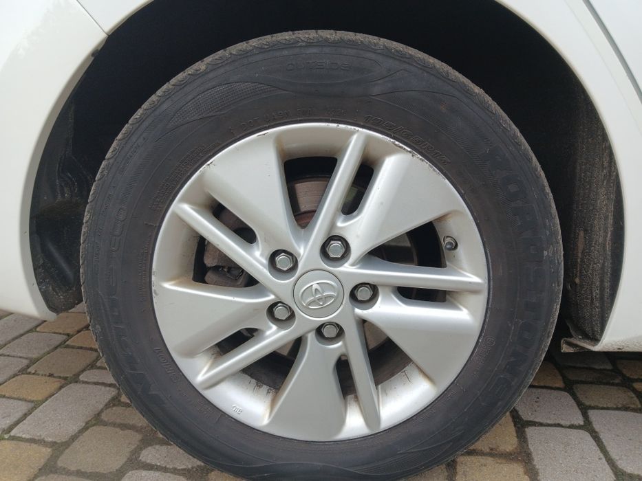 Toyota Auris Touring Sport hybrid, 2014 1,8, універсал