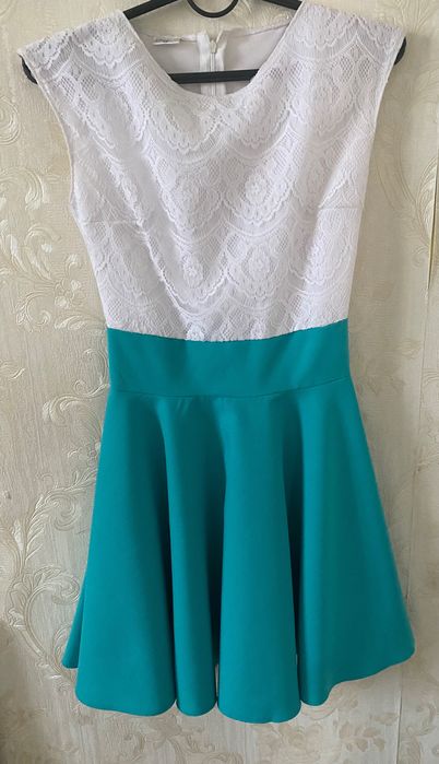 Продам сукні 150-350 грн
