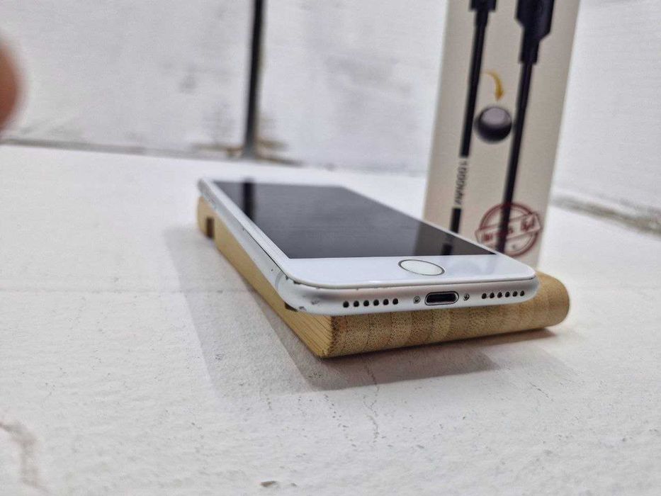 Apple iPhone 8 64GB смартфон  | Батарея НОВА | Хороший стан
