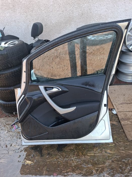 Drzwi prawe przednie Opel Astra J