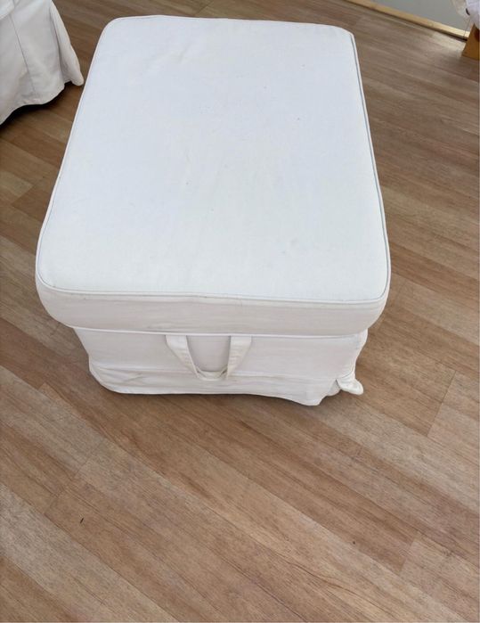 Pufa biała Ikea
