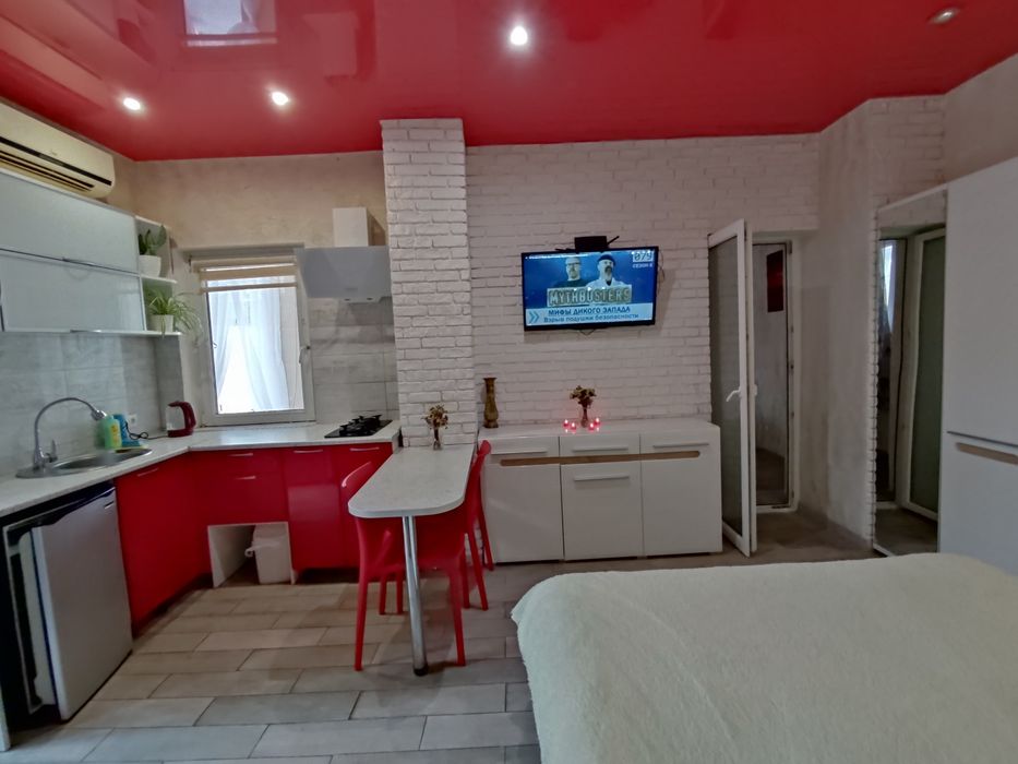 Свободна на НГ Крыжановка Пос.Котовского возле моря почасово, посуточн