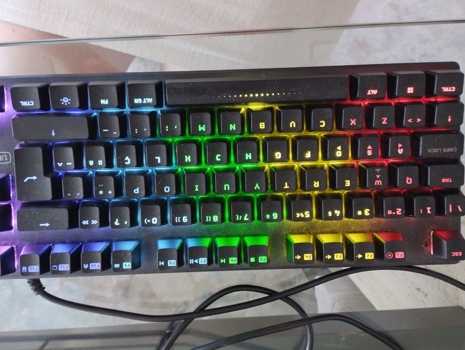 Teclado gaming com luz