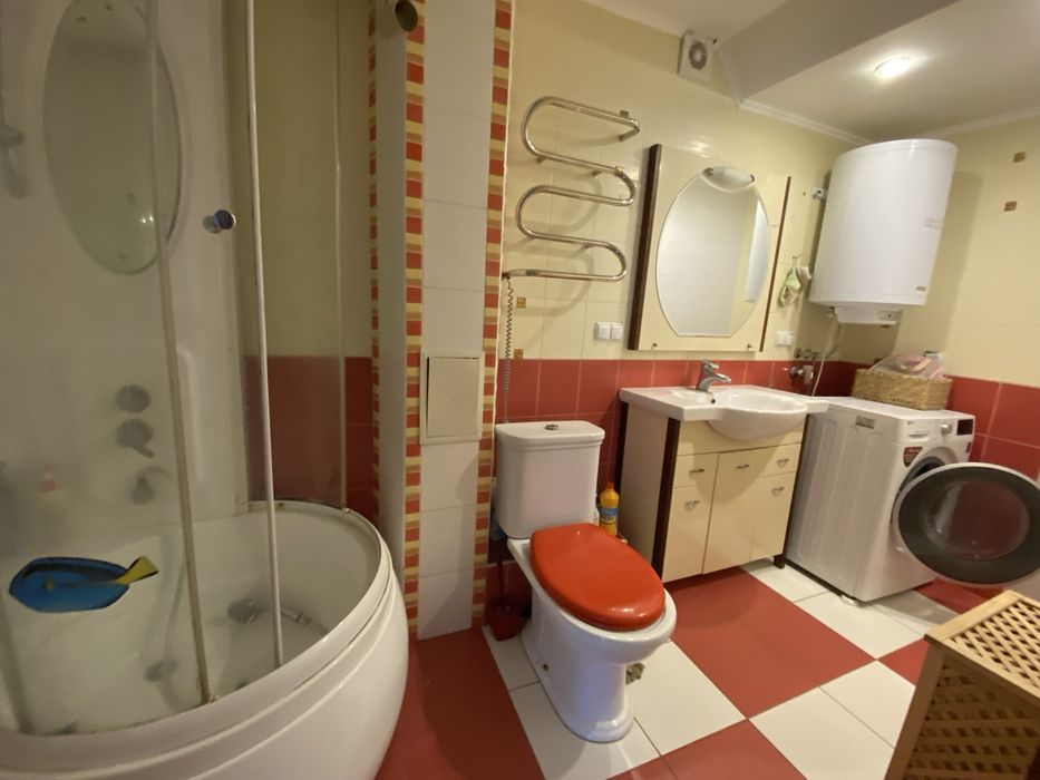 Продаю 2 кв. ул. Садовая - Пограничная , 73 кв.м.