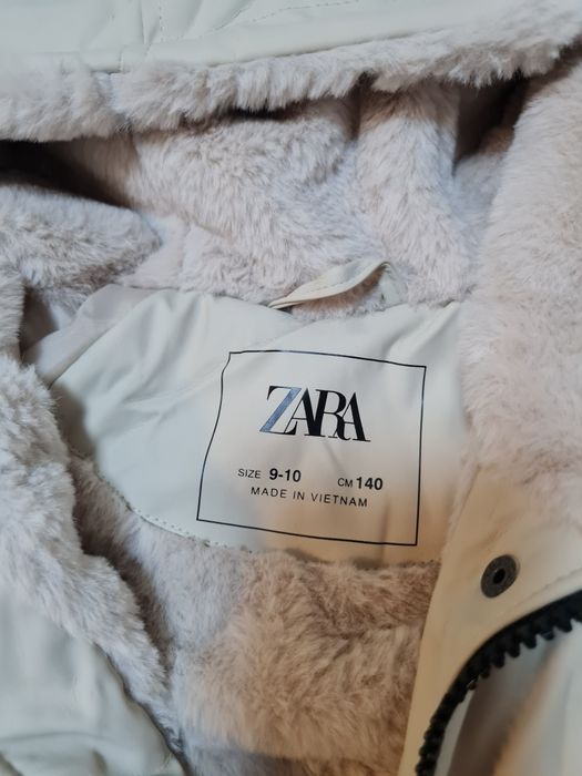 Куртка  Zara  на хутрі  140р.на дівчинку.