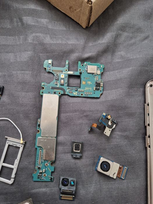 Запчастини на Samsung s8